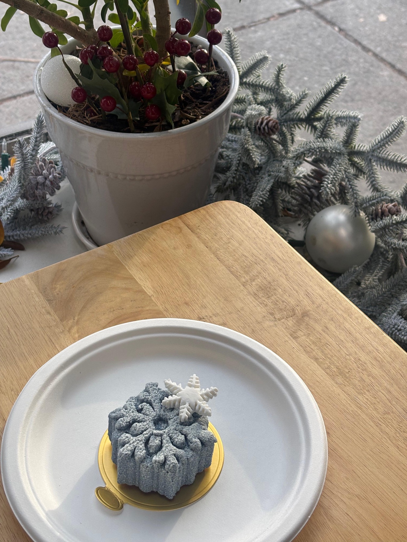 Snowflake cake at a cafe